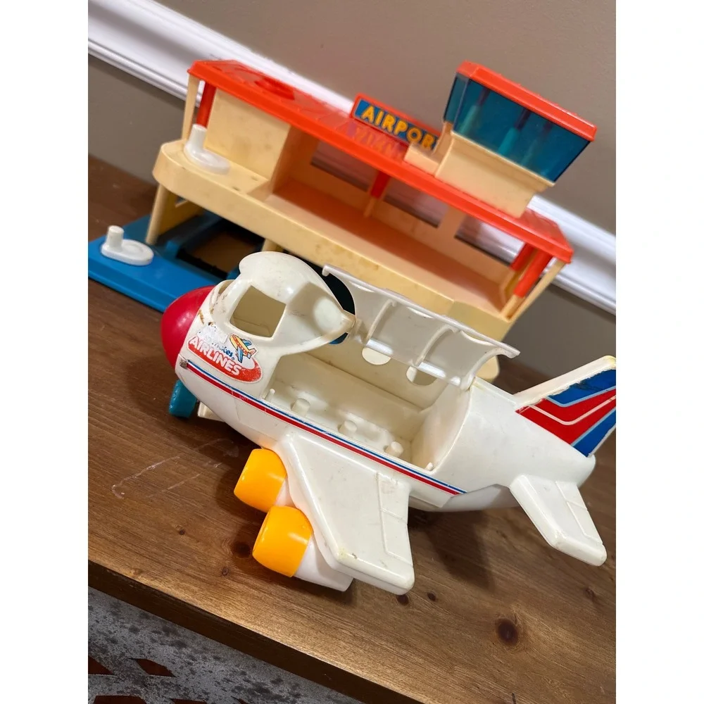 Vintage 1980s Fisher Price Little People Airport 996 Terminal Plane Set